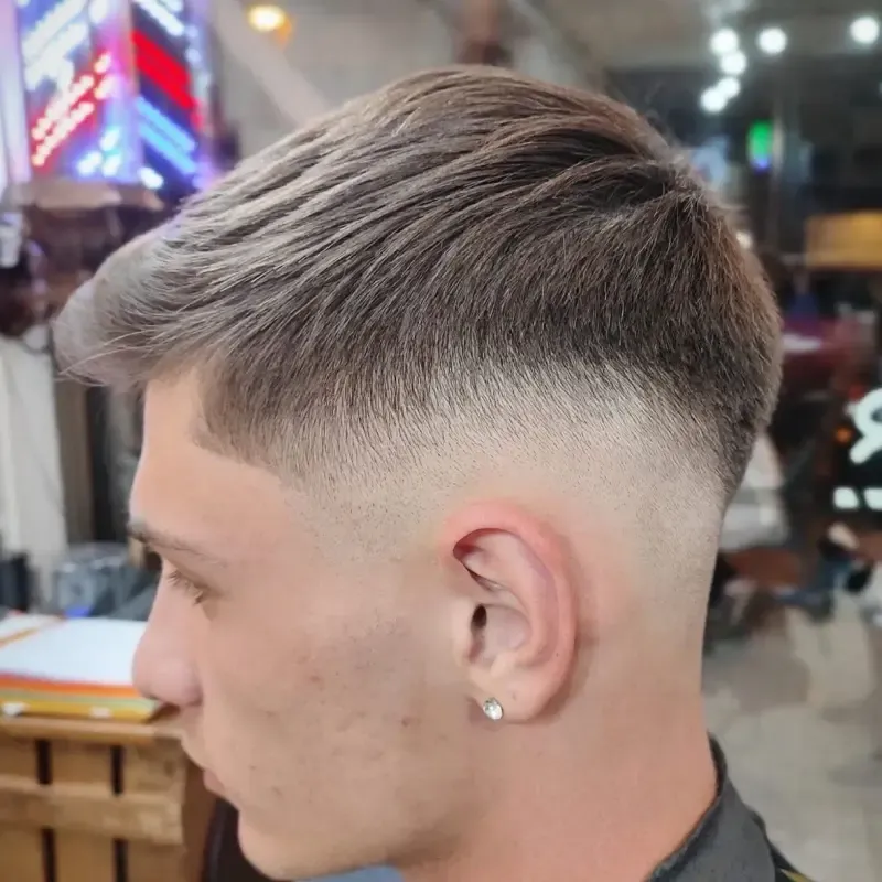 Peinado moderno y corte de barba